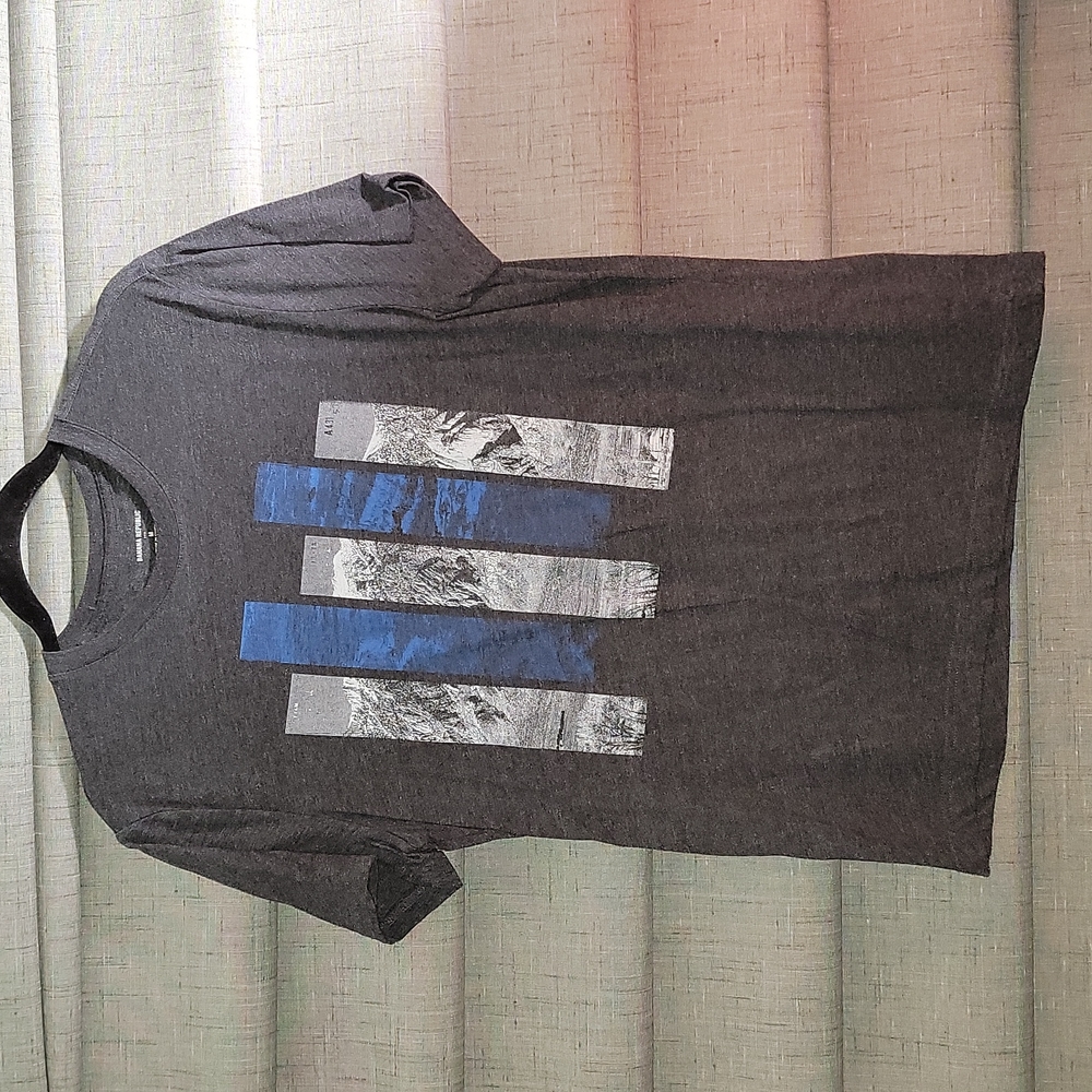 Banana republic tee shirt
